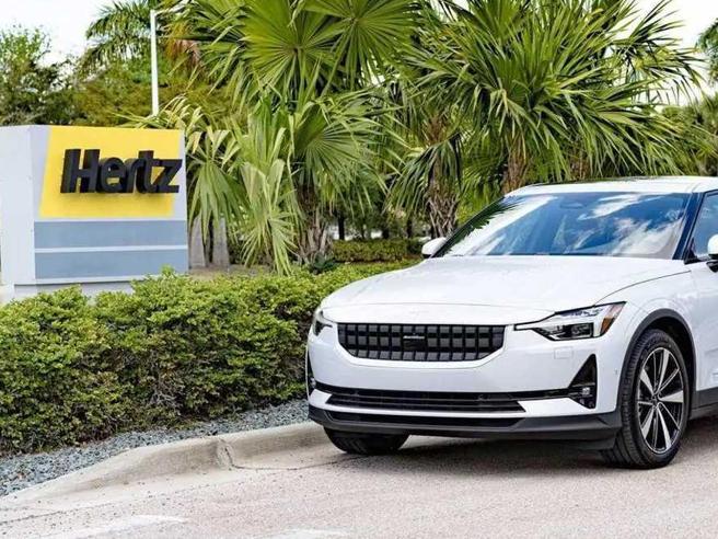 Hertz returns to gasoline-powered vehicles
