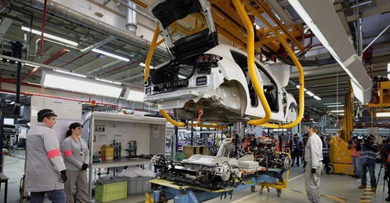 Car industry: there was a 2.1% drop in  production in the month of January